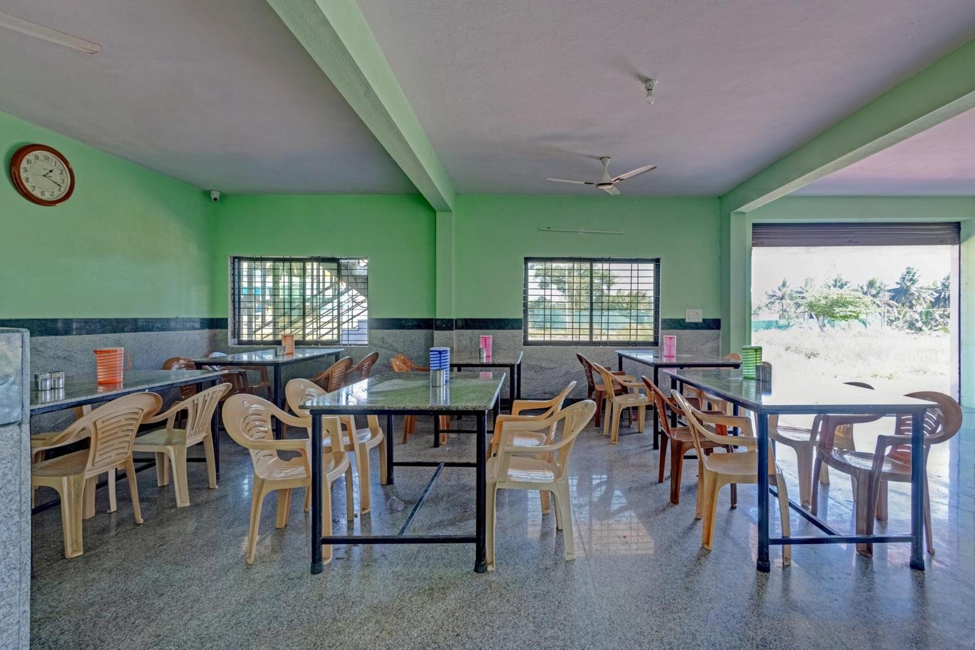 Hotel Spot On B R Comforts Krs Back Water Hosa Kannambādi Exterior foto